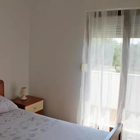 Snjeza - 80 M From Beach شقة فير