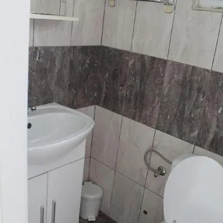 Snjeza - 80 M From Beach شقة