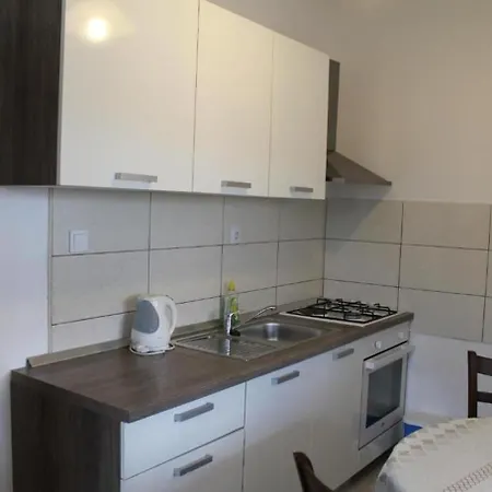 Snjeza - 80 M From