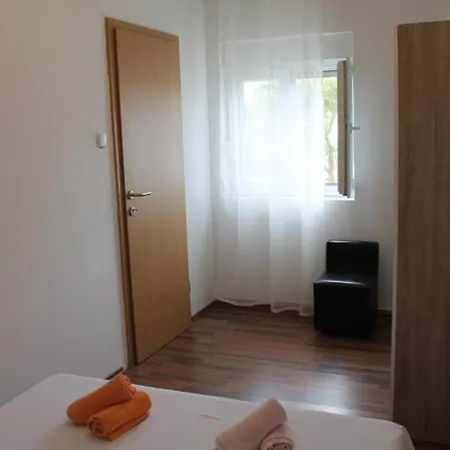 Apartment Snjeza - 80 M From *